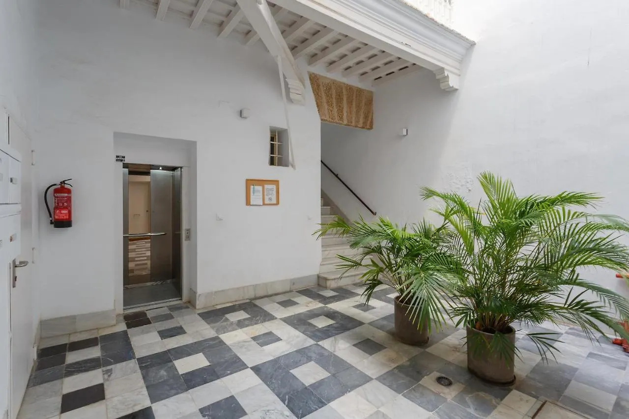 The Queen'S Designer Apartment By Cadiz4Rentals
